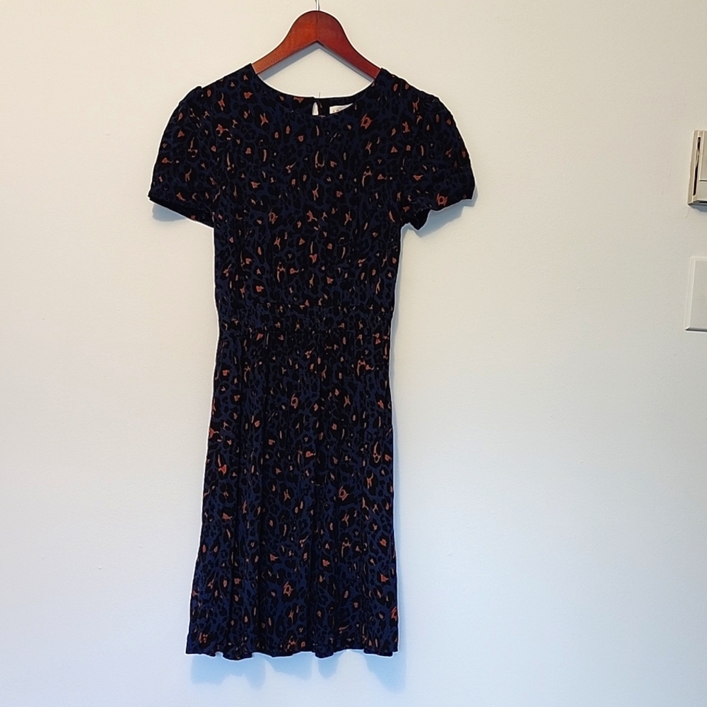 Apricot short sleeve knee length navy and brown black pattern dress size 4